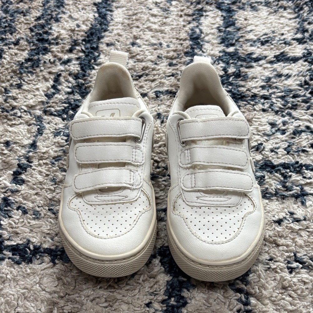Veja toddler size 11 sneakers EUC
